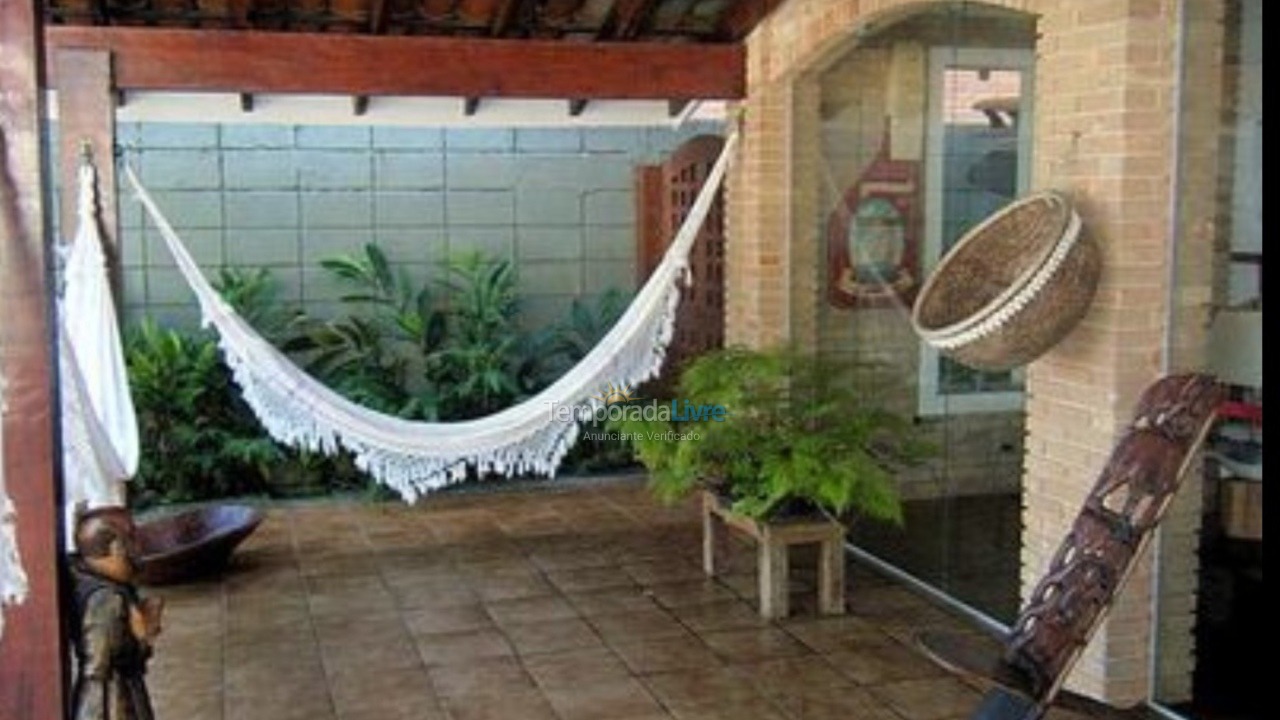 Casa para aluguel de temporada em Ubatuba (Praia do Lázaro)