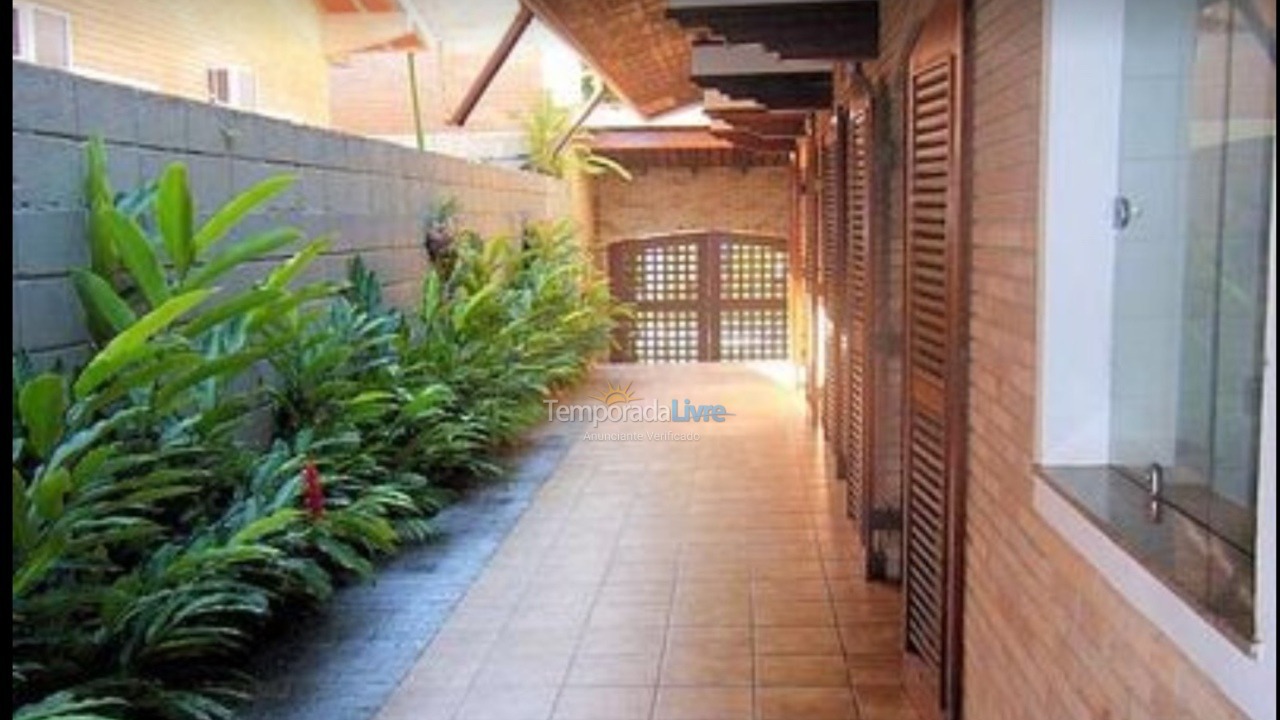 Casa para aluguel de temporada em Ubatuba (Praia do Lázaro)