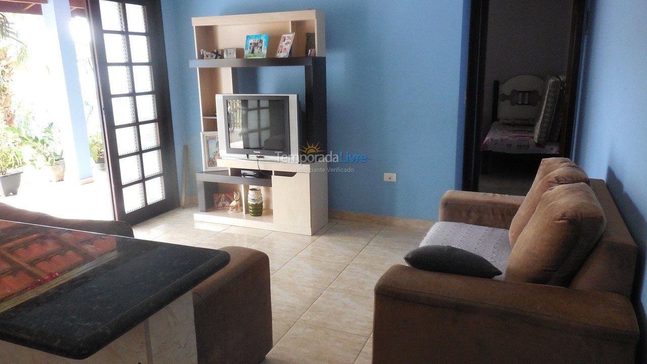 Casa para aluguel de temporada em Caraguatatuba (Massaguaçu)