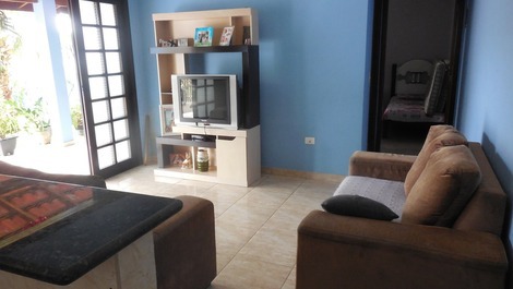 àrea de estar da casa com sofa cama