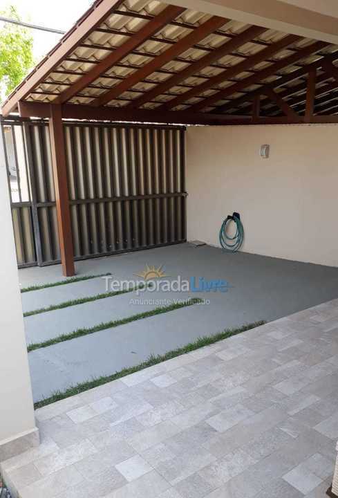 Casa para aluguel de temporada em Fundão (Praia Grande)