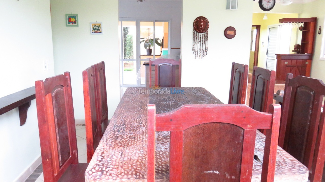 Casa para alquiler de vacaciones em Guaratuba (Nereidas)