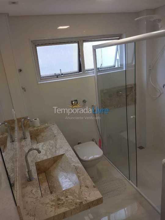 Apartamento para aluguel de temporada em Guarujá (Pitangueiras)