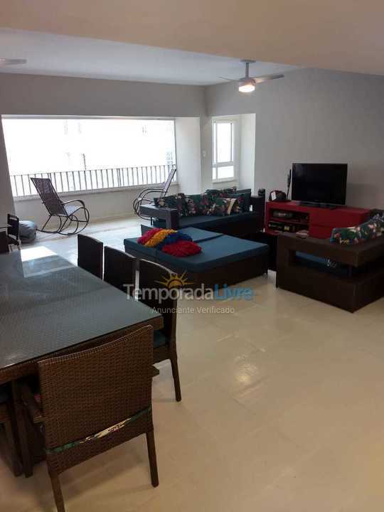 Apartamento para aluguel de temporada em Guarujá (Pitangueiras)