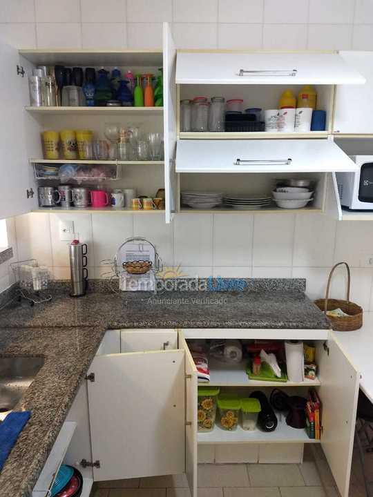 Apartamento para aluguel de temporada em Guarujá (Pitangueiras)