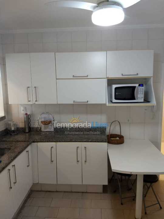 Apartamento para aluguel de temporada em Guarujá (Pitangueiras)
