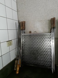 Grelhas e espetos para churrasco