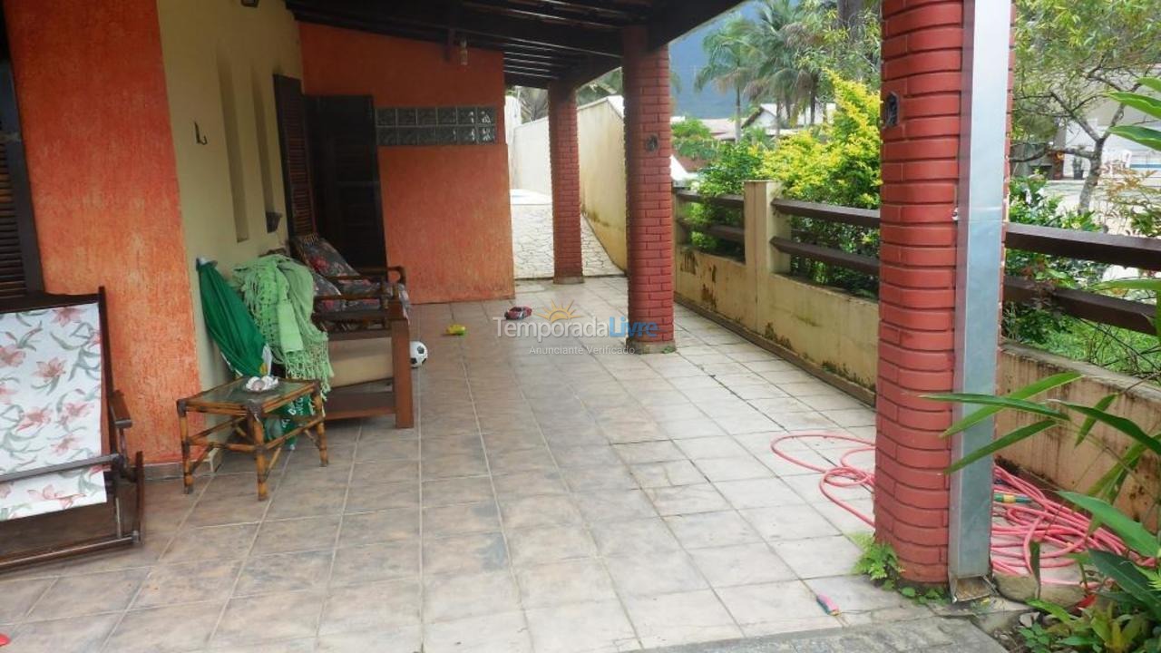 Casa para alquiler de vacaciones em Caraguatatuba (Massaguaçu)
