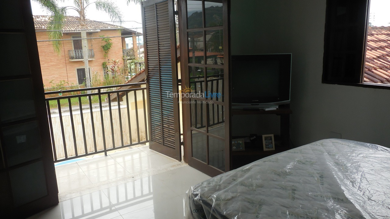Casa para alquiler de vacaciones em Caraguatatuba (Massaguaçu)