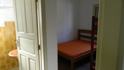 Gran casa cerca de la playa, muy bien ubicada.