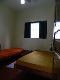 Gran casa cerca de la playa, muy bien ubicada.