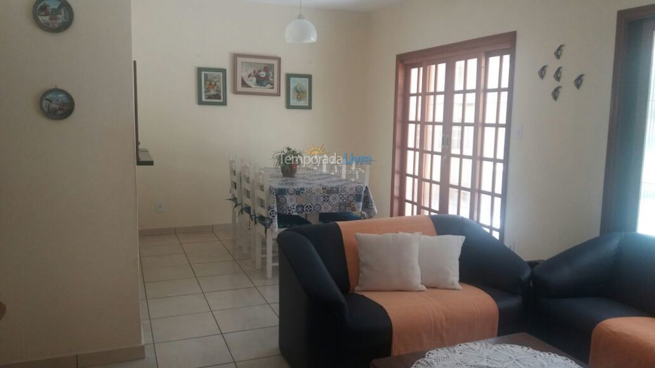 Casa para aluguel de temporada em Ubatuba (Praia Grande)