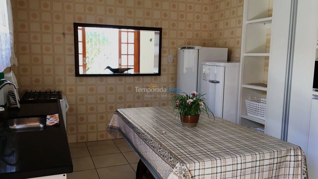 Casa para aluguel de temporada em Ubatuba (Praia Grande)