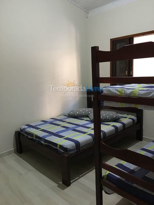 Casa para aluguel de temporada em Ubatuba (Praia Grande)