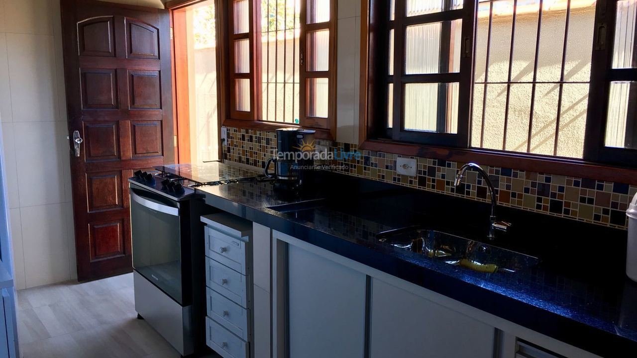 Casa para aluguel de temporada em Ubatuba (Praia Grande)