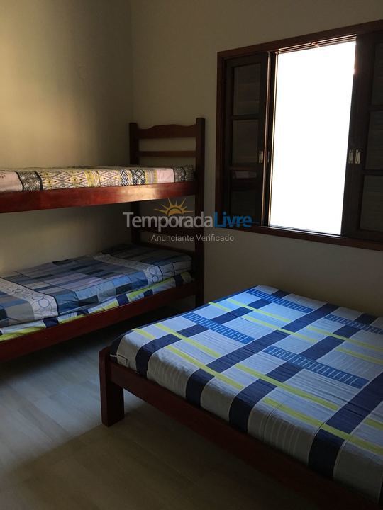 Casa para aluguel de temporada em Ubatuba (Praia Grande)