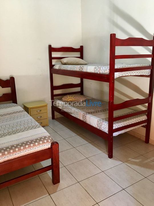 Casa para aluguel de temporada em Ubatuba (Praia Grande)