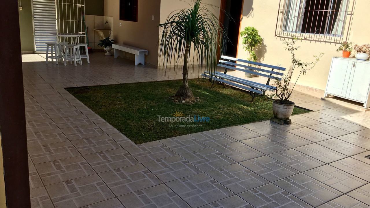 Casa para aluguel de temporada em Ubatuba (Praia Grande)