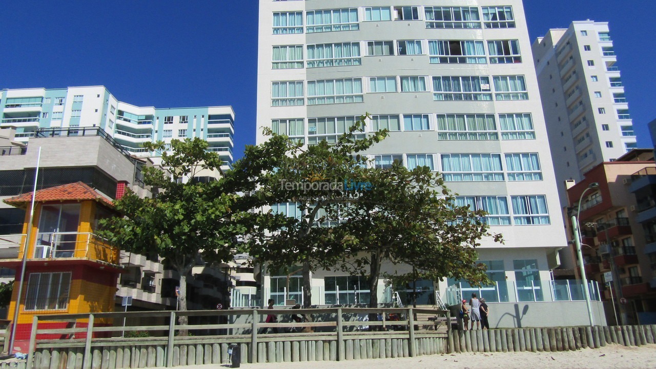 Apartamento para aluguel de temporada em Itapema (Meia Praia)