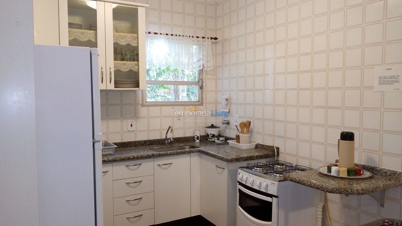 Apartamento para aluguel de temporada em Ubatuba (Praia das Toninhas)