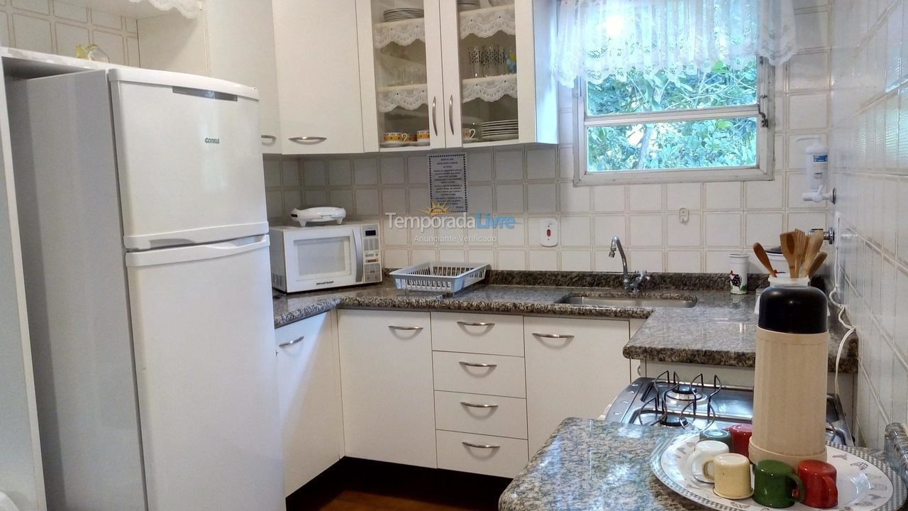 Apartamento para aluguel de temporada em Ubatuba (Praia das Toninhas)