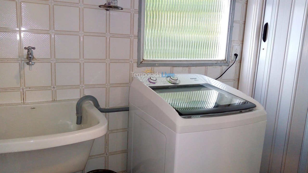 Apartamento para aluguel de temporada em Ubatuba (Praia das Toninhas)