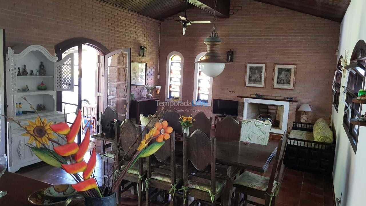 Casa para aluguel de temporada em Ubatuba (Enseada)