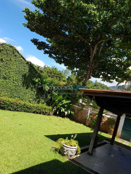 Casa para aluguel de temporada em Ubatuba (Enseada)