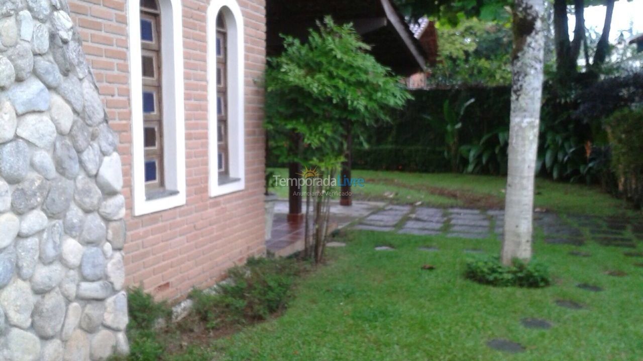 Casa para aluguel de temporada em Ubatuba (Enseada)