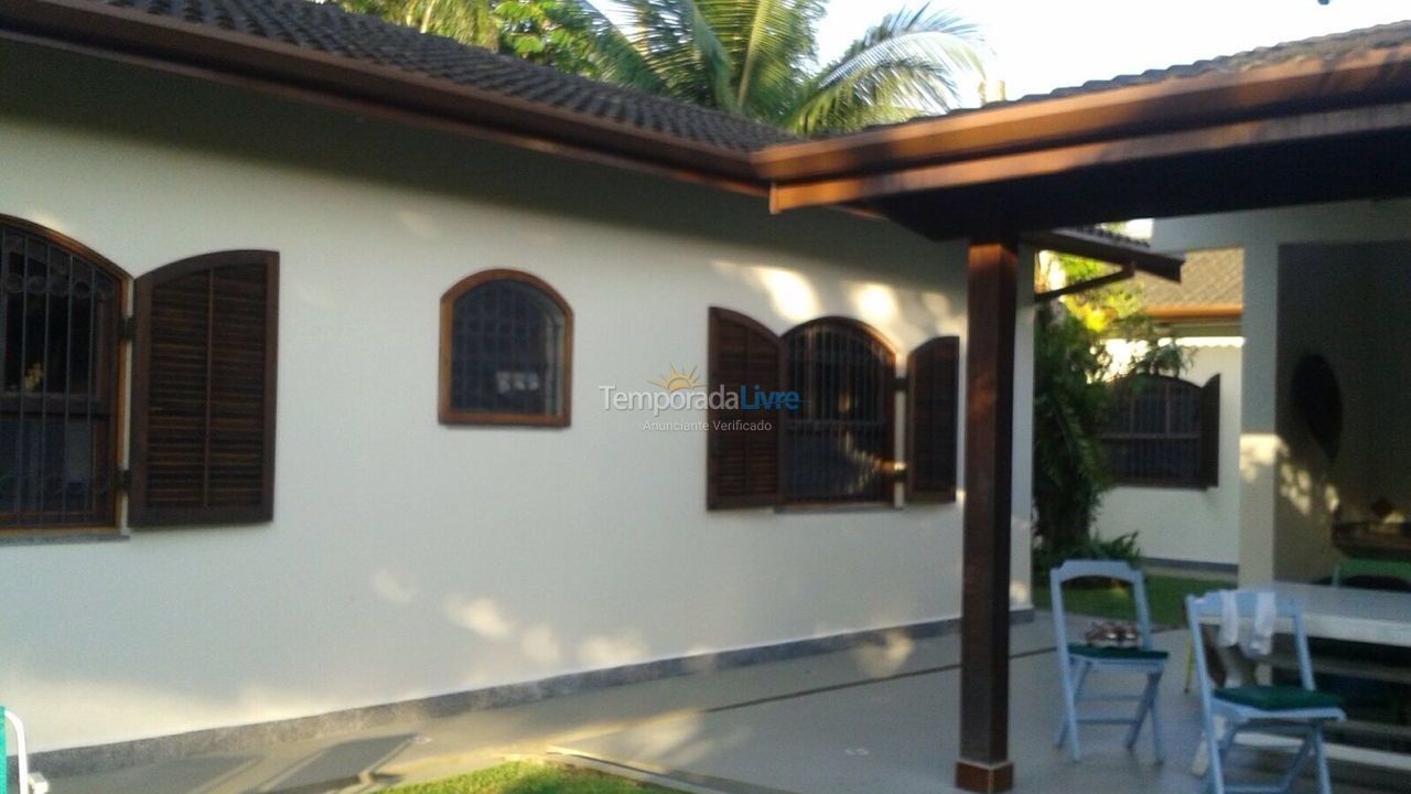 Casa para aluguel de temporada em Ubatuba (Enseada)