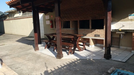 Apto. martim de sá 2 dor. piscina ar condi. 102 B