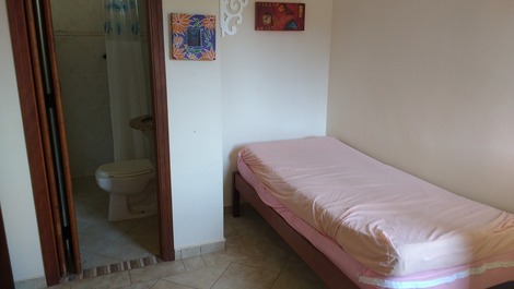 Apto. martim de sá 2 dor. piscina ar condi. 102 B