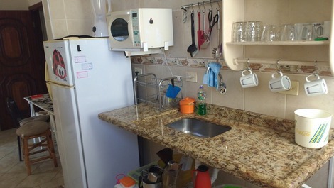 Apto. martim de sá 2 dor. piscina ar condi. 102 B