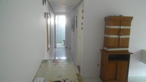 Beach front, 7 people, 2 beds, air cond, very close to the beach