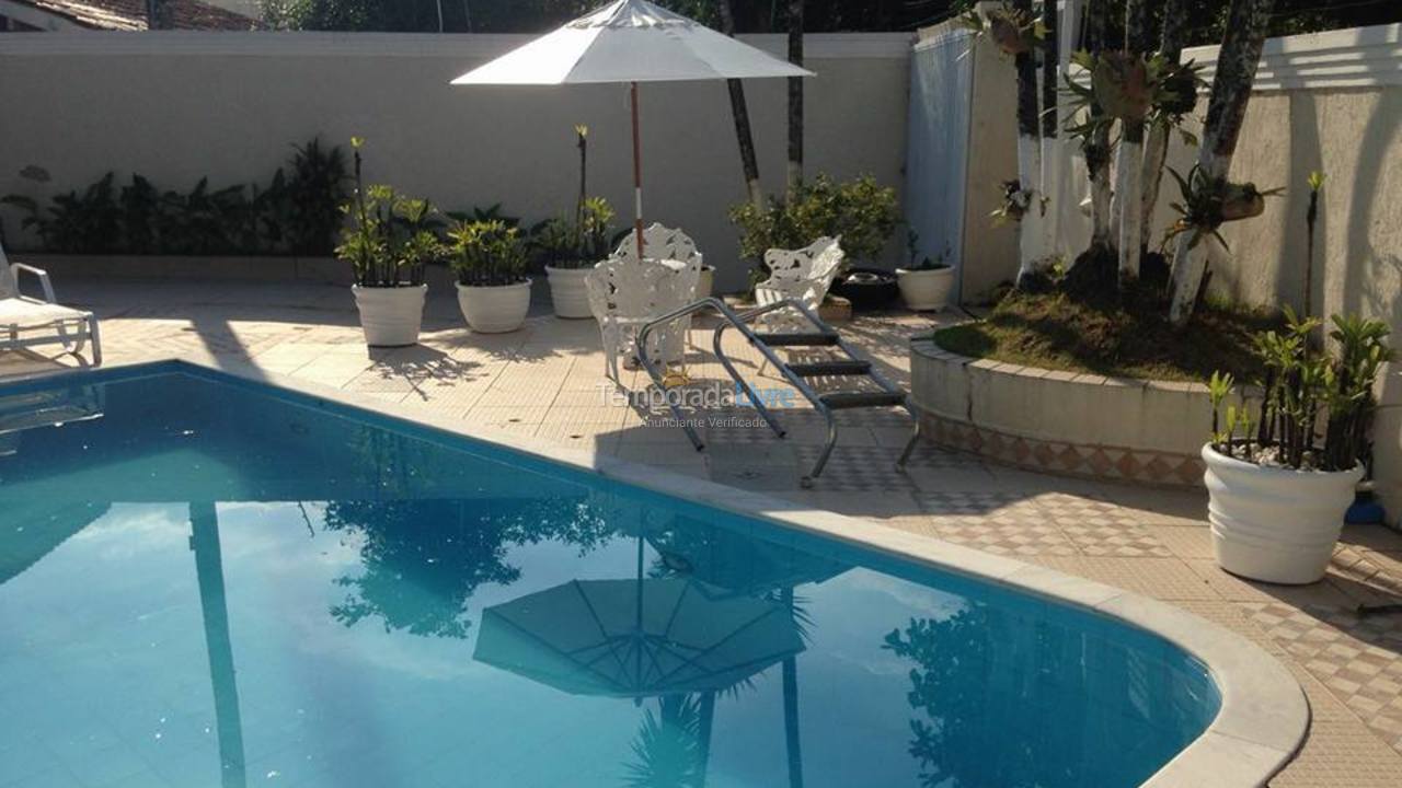 Casa para aluguel de temporada em Guarujá (Enseada)