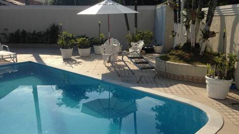 Excelente casa em Guarujá na praia da Enseada!!150 metros do mar