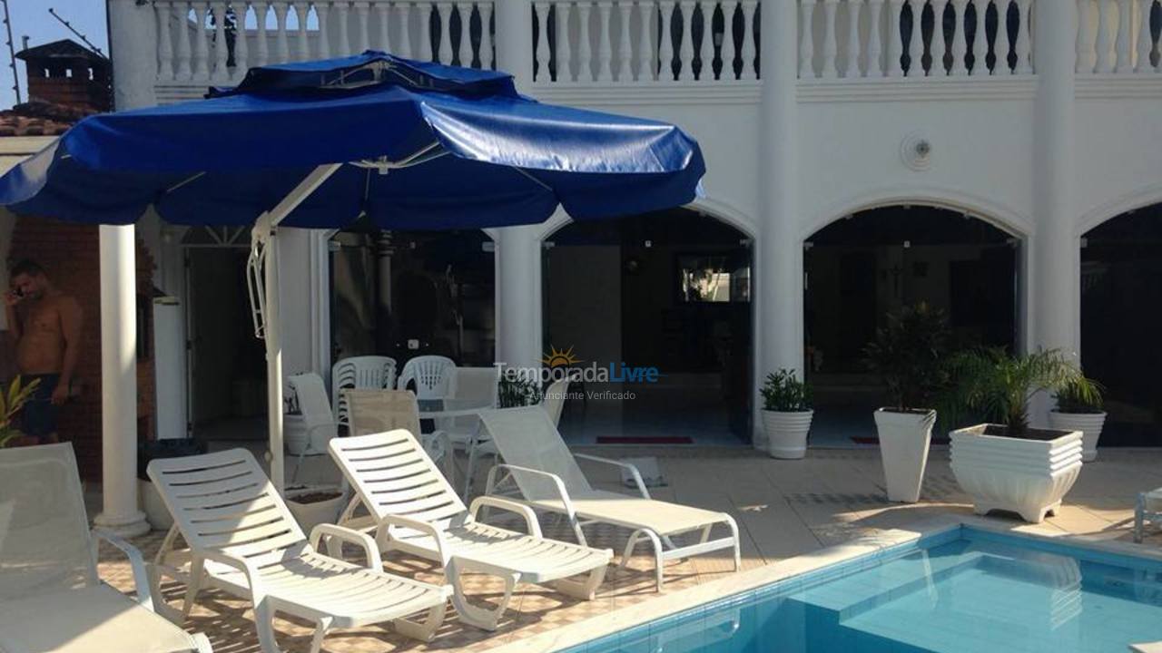 Casa para aluguel de temporada em Guarujá (Enseada)