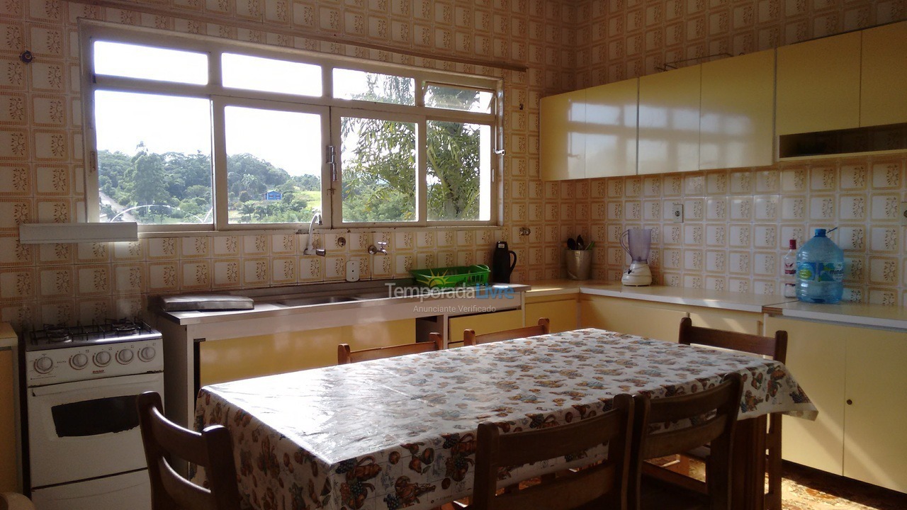 Granja para alquiler de vacaciones em Atibaia (Chácaras Brasil)