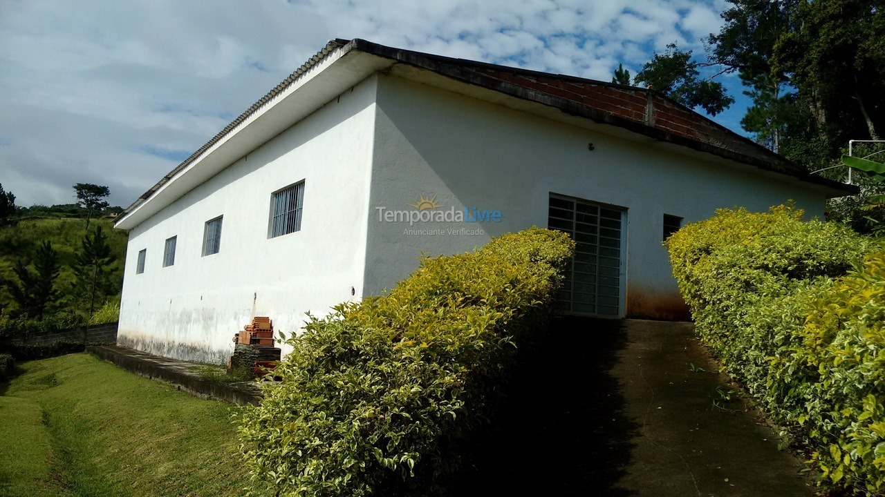 Granja para alquiler de vacaciones em Atibaia (Chácaras Brasil)