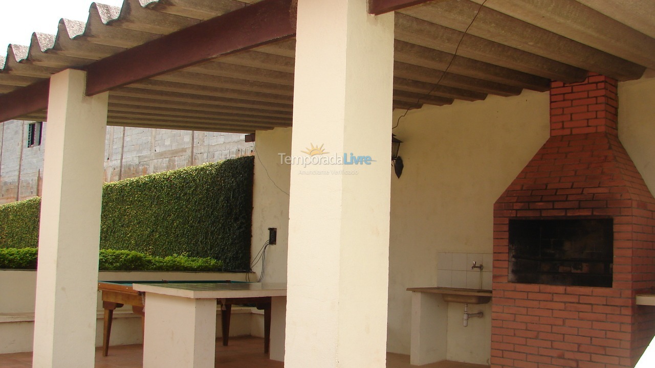 Granja para alquiler de vacaciones em Atibaia (Chácaras Brasil)