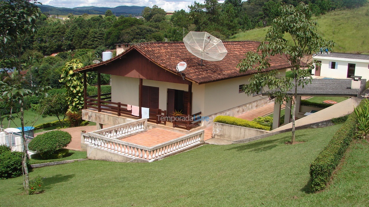 Granja para alquiler de vacaciones em Atibaia (Chácaras Brasil)