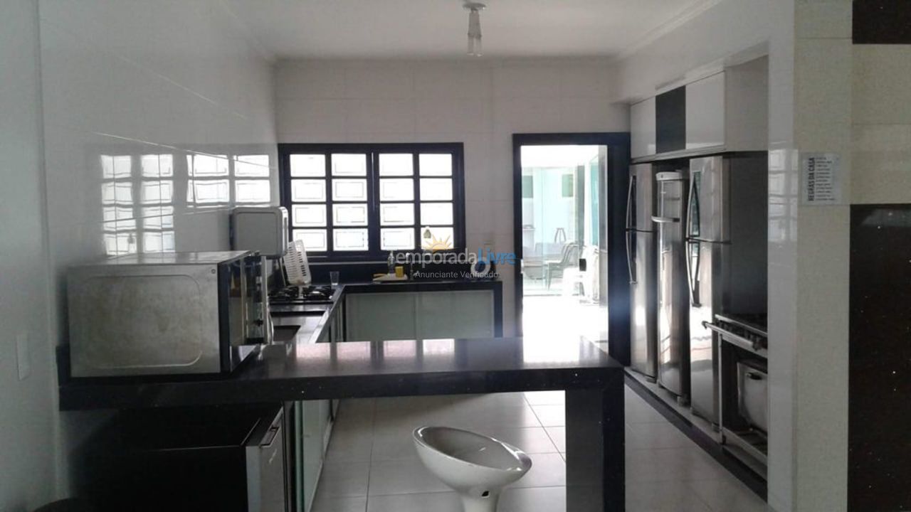 House for vacation rental in Bertioga (Praia de Guaratuba)