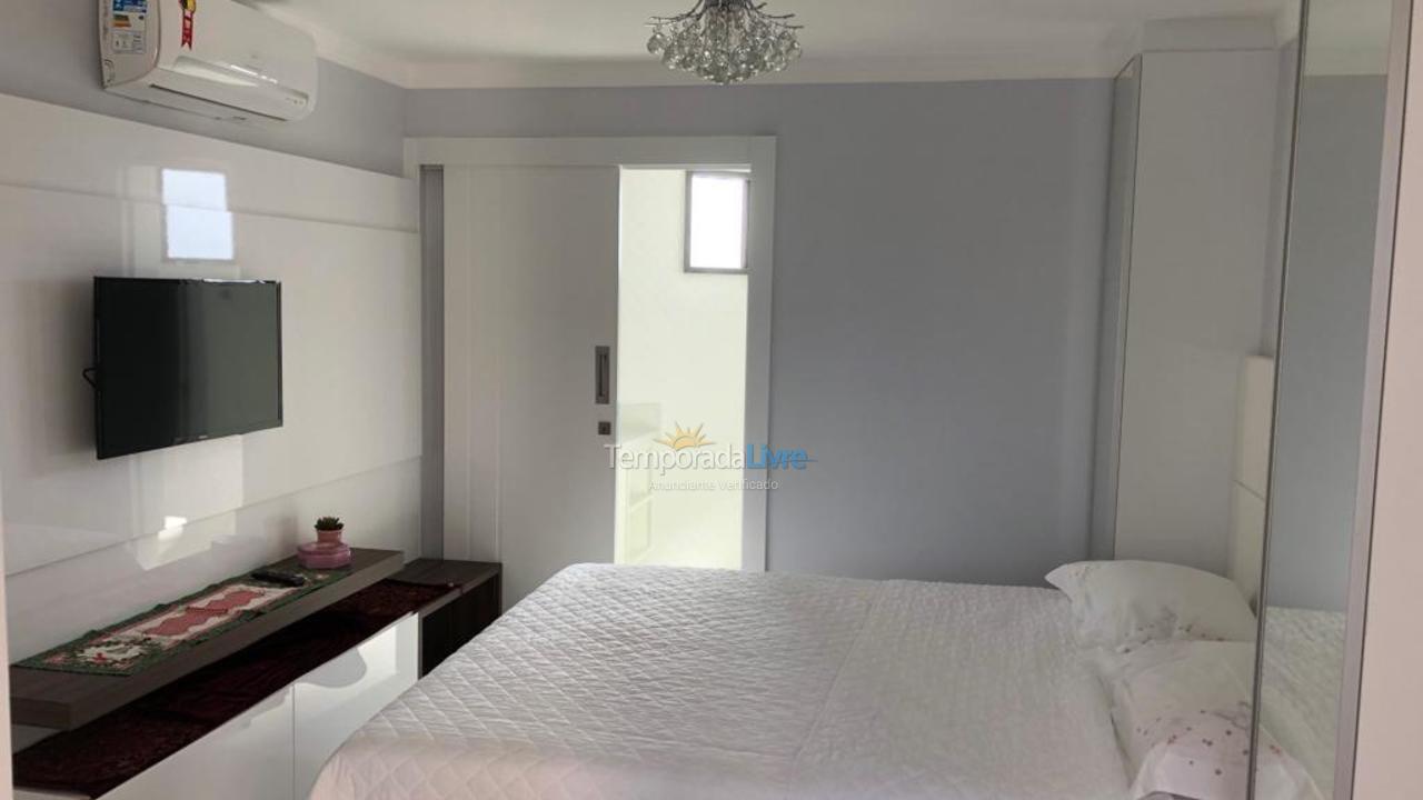 Apartamento para aluguel de temporada em Balneário Camboriú (Praia Central)