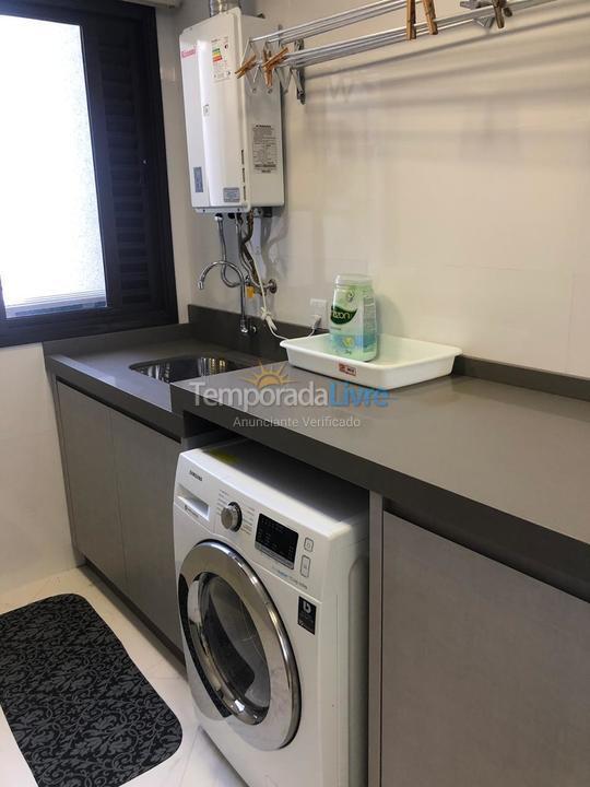 Apartamento para aluguel de temporada em Balneário Camboriú (Praia Central)