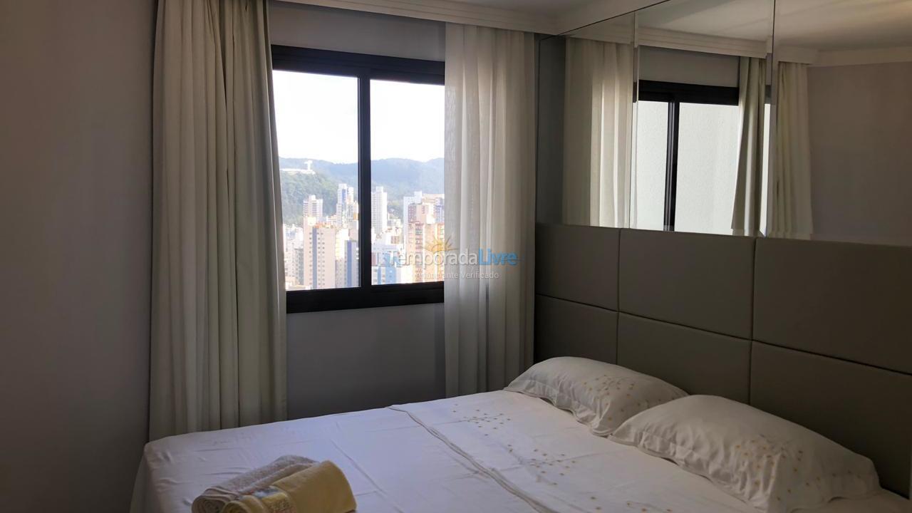 Apartamento para aluguel de temporada em Balneário Camboriú (Praia Central)