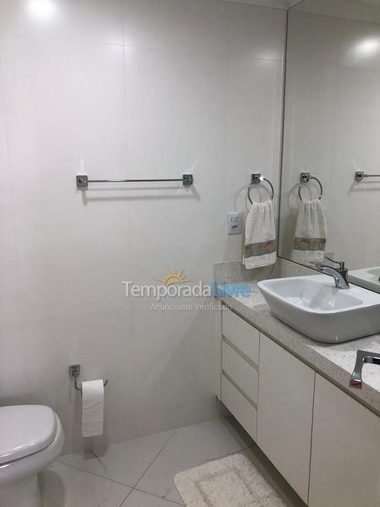 Apartamento para aluguel de temporada em Balneário Camboriú (Praia Central)
