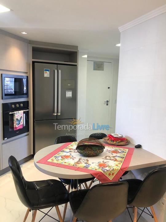 Apartamento para aluguel de temporada em Balneário Camboriú (Praia Central)