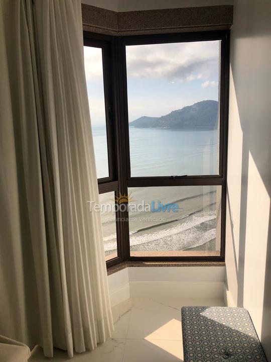 Apartamento para aluguel de temporada em Balneário Camboriú (Praia Central)