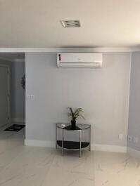 COM VISTA FANTÁSTICA APARTAMENTO NOVO COM MUITO REQUINTE