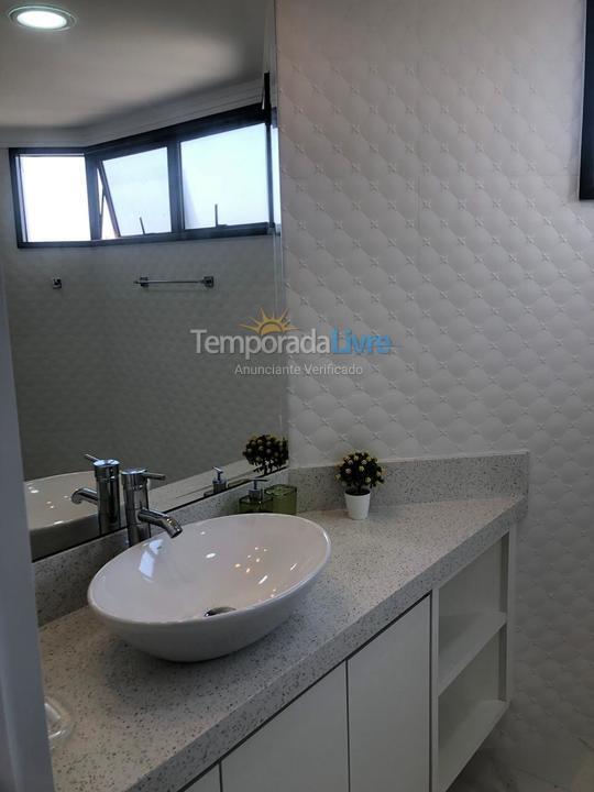 Apartamento para aluguel de temporada em Balneário Camboriú (Praia Central)